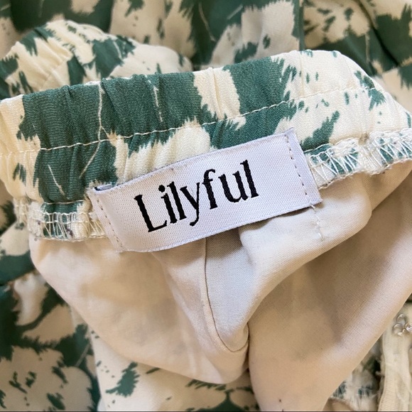 Lilyful Floral Skirt Green White - Picture 7 of 8
